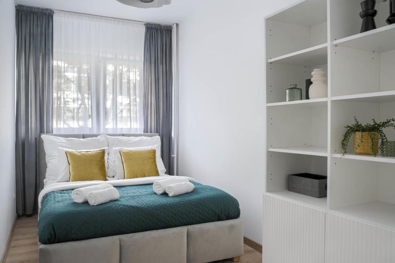 Corolla Apartments Solidarnosci 96 วอร์ซอ ภายนอก รูปภาพ