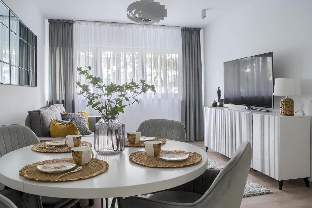 Corolla Apartments Solidarnosci 96 วอร์ซอ ภายนอก รูปภาพ