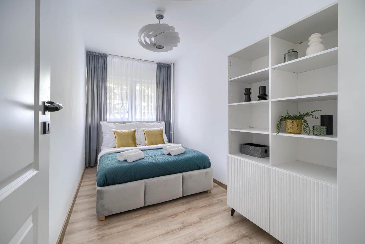 Corolla Apartments Solidarnosci 96 วอร์ซอ ภายนอก รูปภาพ